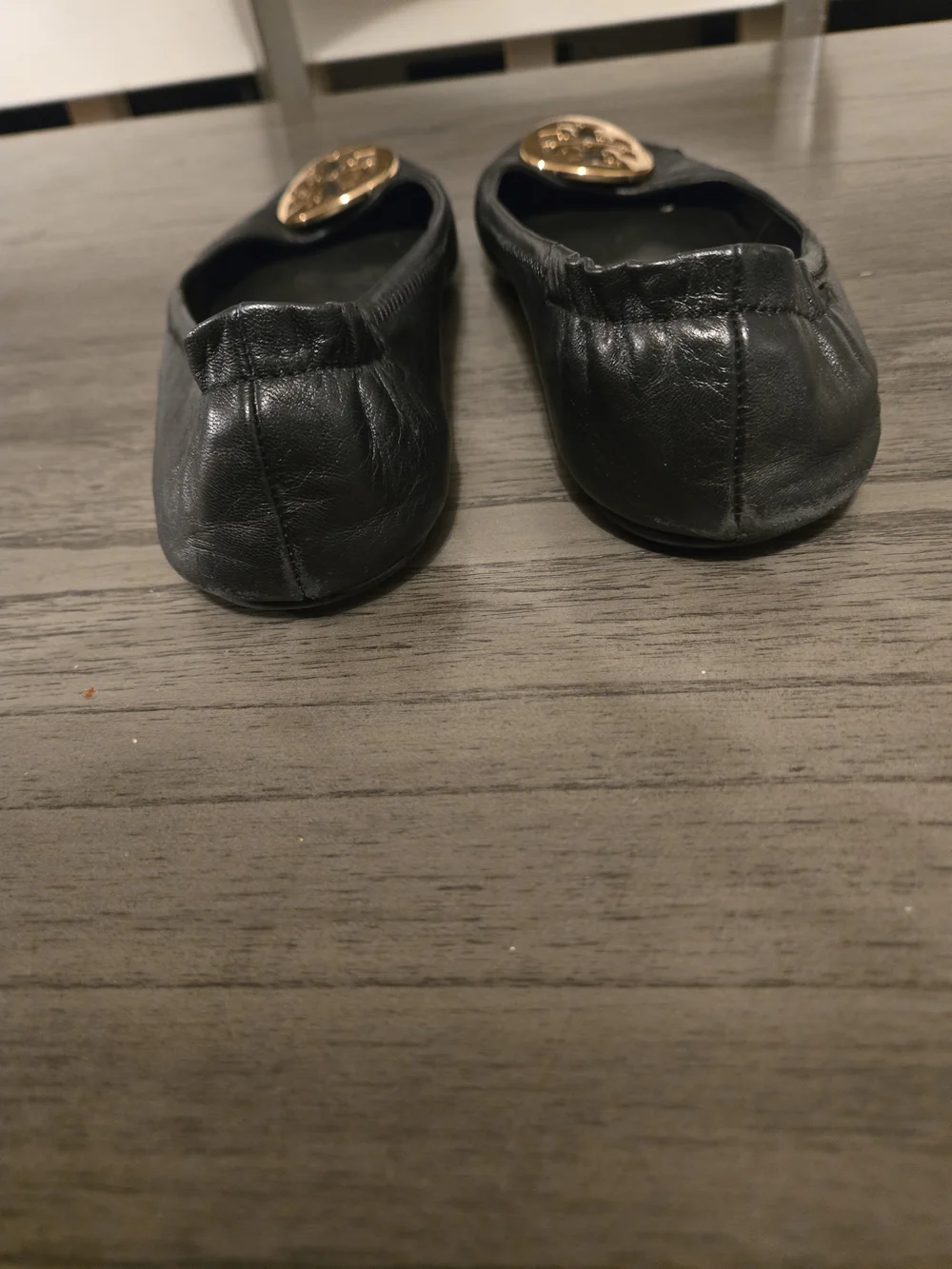 Tory Burch Minnie Travel Flat Black Leather Gold Medallion Logo Ballet Flats 9 M
